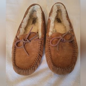 Ugg Dakota Leather Slippers/Moccasins